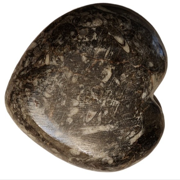 NWOT Gray Heart Shape Natural Stone Fossil Dish - Picture 6 of 9